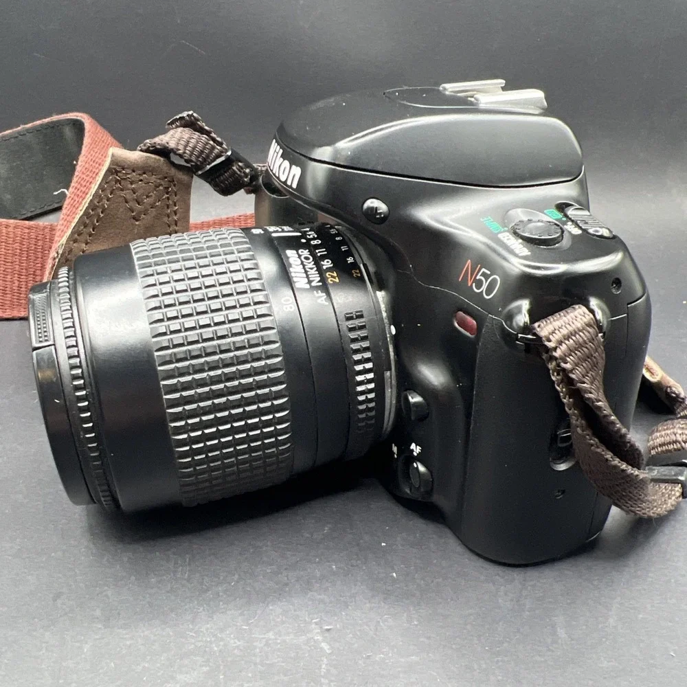Nikon N50 35mm SLR AF NIKKON 35-80MM1:4-5.6D Lens Soft Carrying Case - UNTESTED